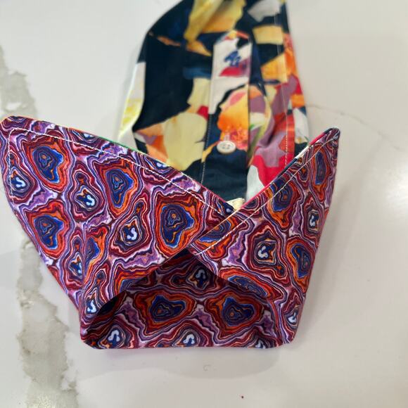 Robert Graham Women’s Floral Button Up Shirt Small Contrast Collar Cuffs - Picture 9 of 9